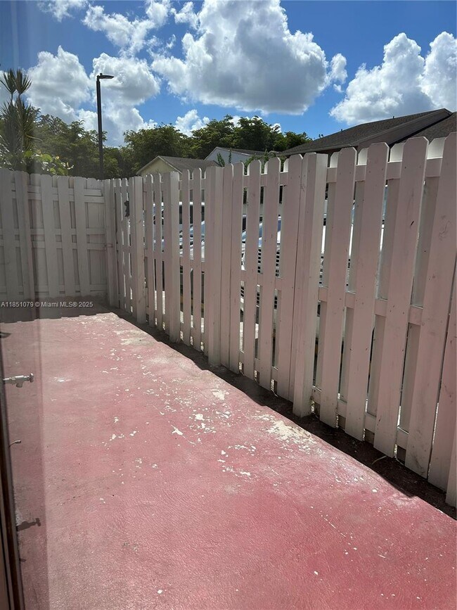 Building Photo - 15431 SW 86th Terrace