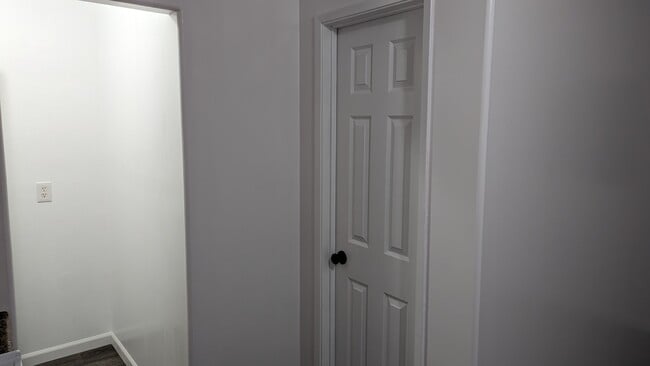 Building Photo - 3893 Beechwood Pl