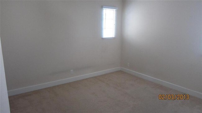 Building Photo - 1416 Dahlia Loop