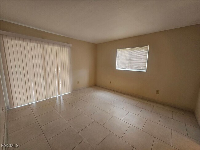 Building Photo - 4030 Coronado Pkwy