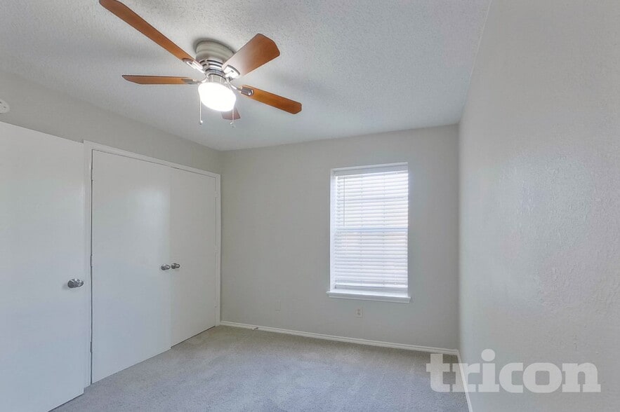 Building Photo - 806 Gable Ave