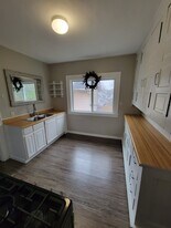 Building Photo - 915 2nd St