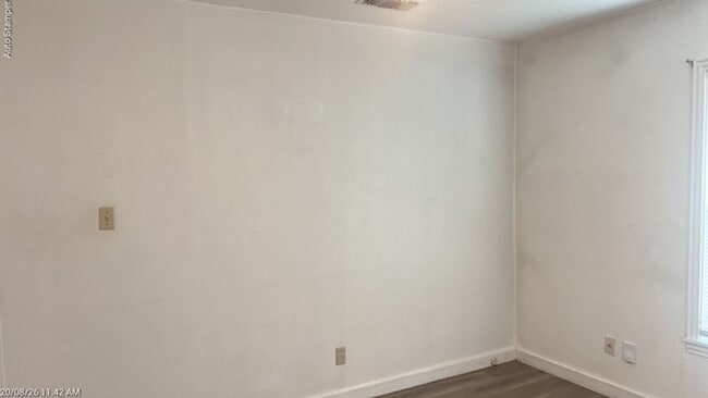 Building Photo - 509 Jordan Ln