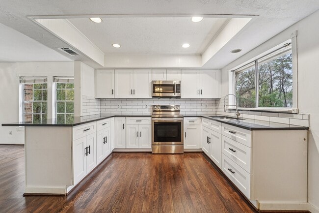 Building Photo - 3103 Glade Springs Dr