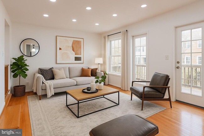 Building Photo - 16 Orchard Dr