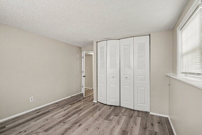 Building Photo - 6201 Turtle Neck Ln