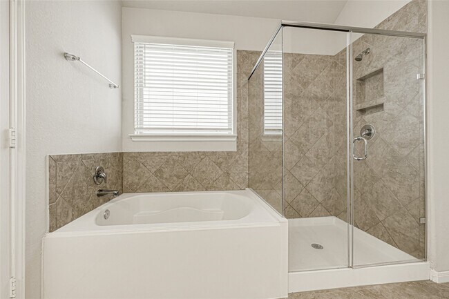 Building Photo - 4619 Grigio Pines Dr