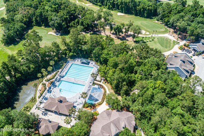 Building Photo - 2070 Thornhill Drive