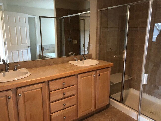 Building Photo - Wonderful Home in Fort Collins