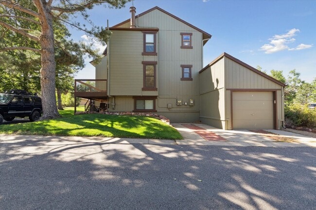 Building Photo - (PRICE DROP) Beautiful & Large 4-Bd 2.5-Ba...