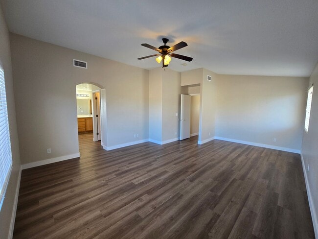 Building Photo - A Fabulous 5 Bedroom Home with 1 Bedroom and 3/4 Bathroom downstairs