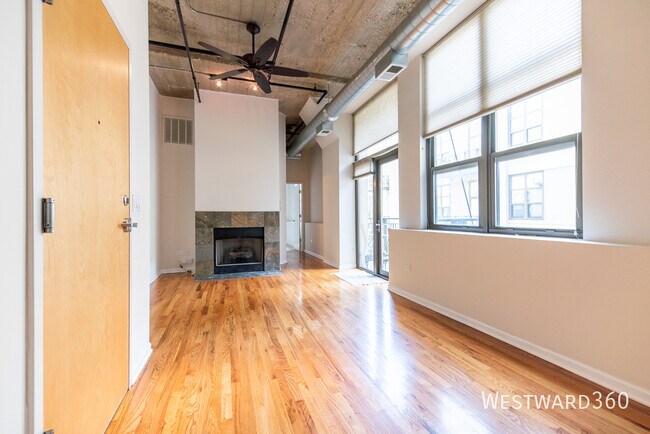 Building Photo - 758 N Larrabee-726