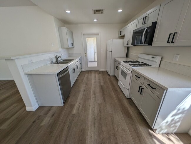 Building Photo - 10001 Crimson Palisades Pl