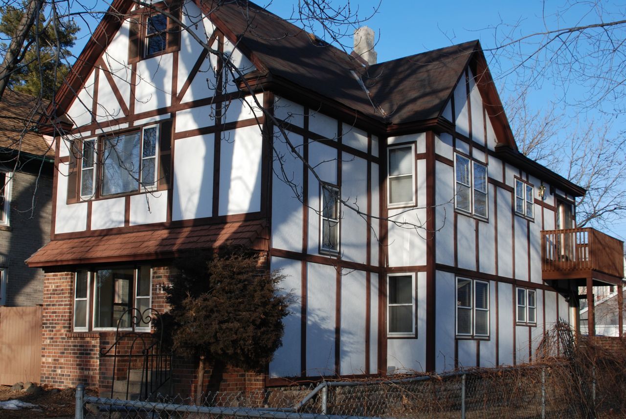 Building Photo - 1115 5th St NE