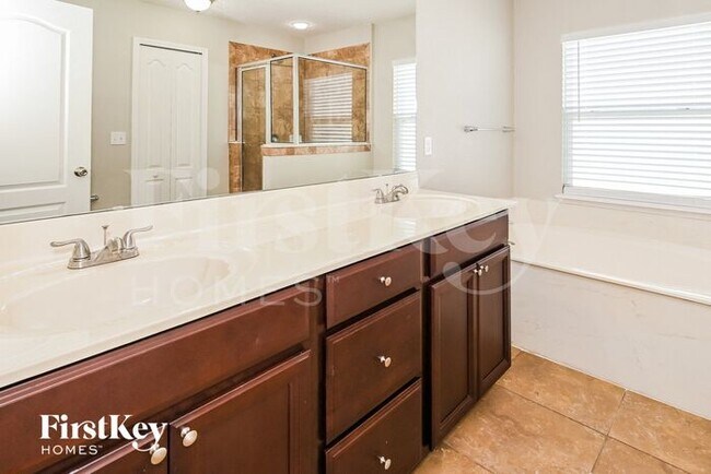 Building Photo - 3912 S Trapani Dr