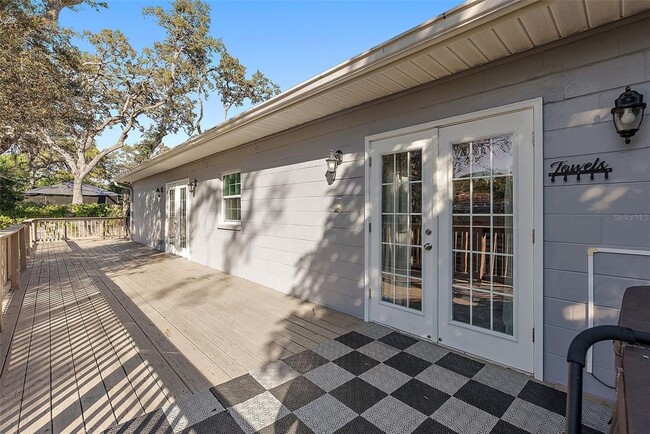 Building Photo - 5080 Oaklawn Ln