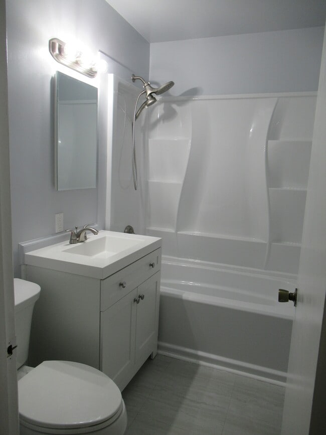 Building Photo - 358 Boeker Ave