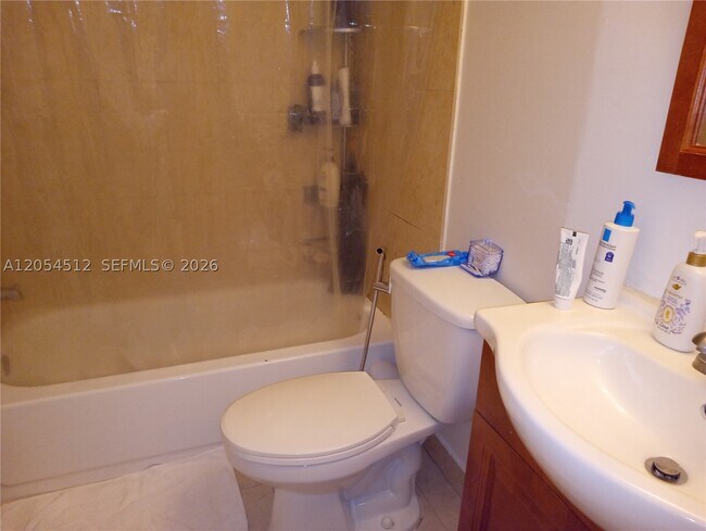 Building Photo - 2575 SW 27th St
