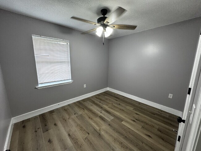 Building Photo - Home for Rent