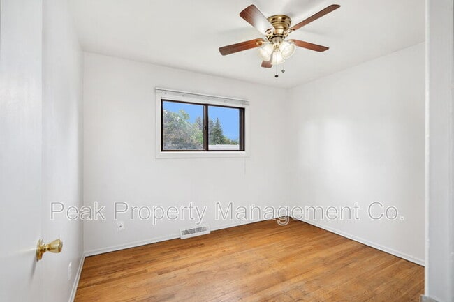 Building Photo - 1512 Brentwood Dr