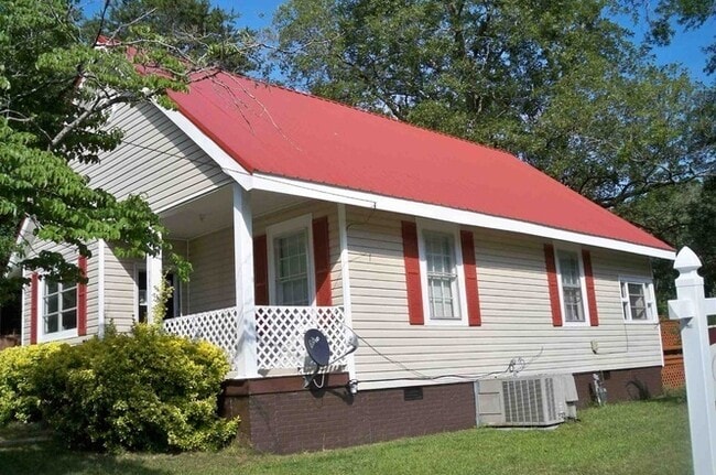 Primary Photo - 701 Askew Ave