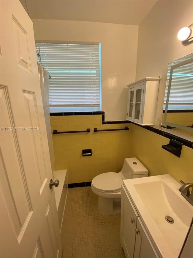 Building Photo - 9056 Collins Ave