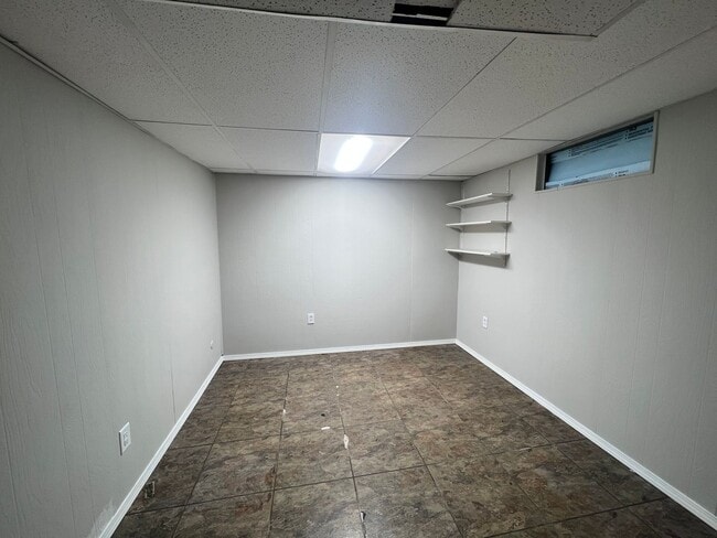 Building Photo - 1760 Fairmont Dr