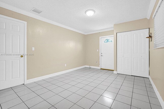 Building Photo - 2400 SW 103rd Ct