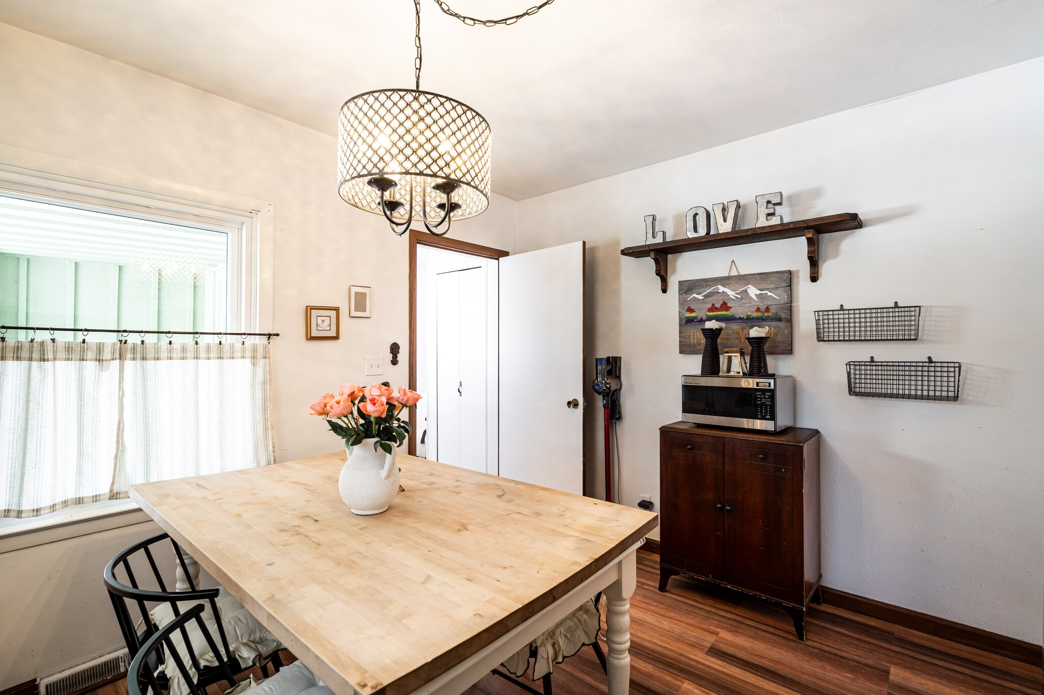 Building Photo - 535 W Montclaire Ave