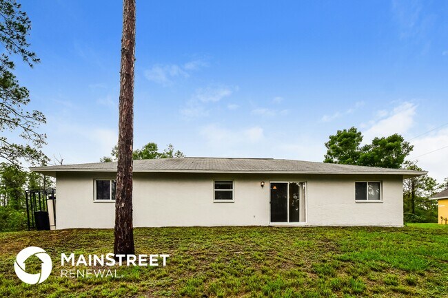 Building Photo - 802 W 11th St