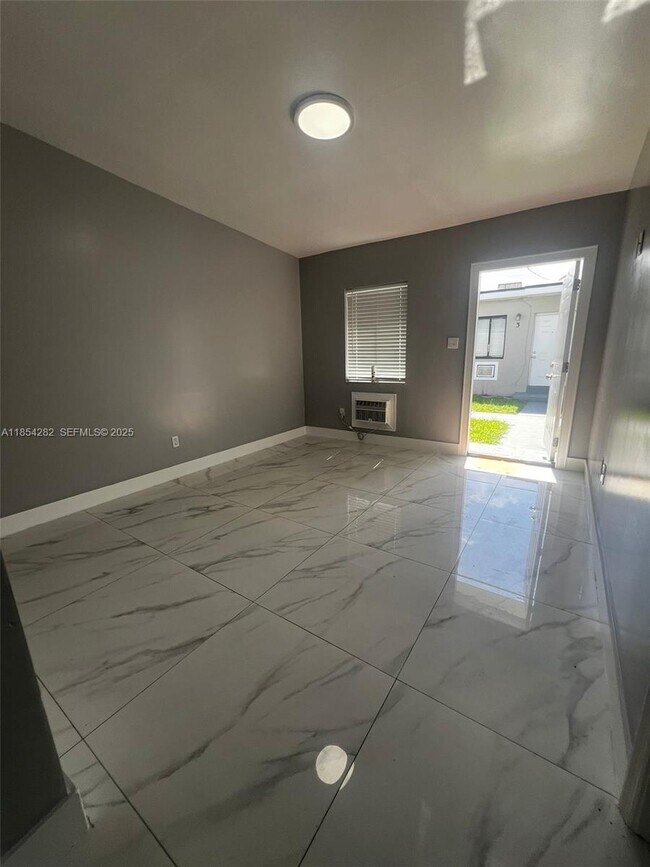 Building Photo - 2081 NW 30th St