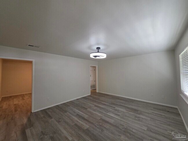 Building Photo - 9440 Guidy Ln