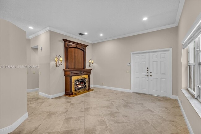 Building Photo - 949 Tanglewood Cir