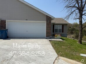 Building Photo - 3 Bed, 2.5 Bath. 2 Car Garage Patio Home f...