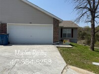 Building Photo - 3 Bed, 2.5 Bath. 2 Car Garage Patio Home f...