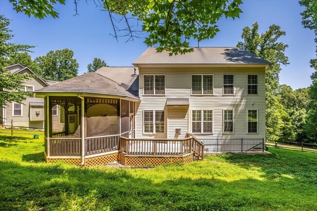 Building Photo - *Open House* 6/20 12-1 PM *