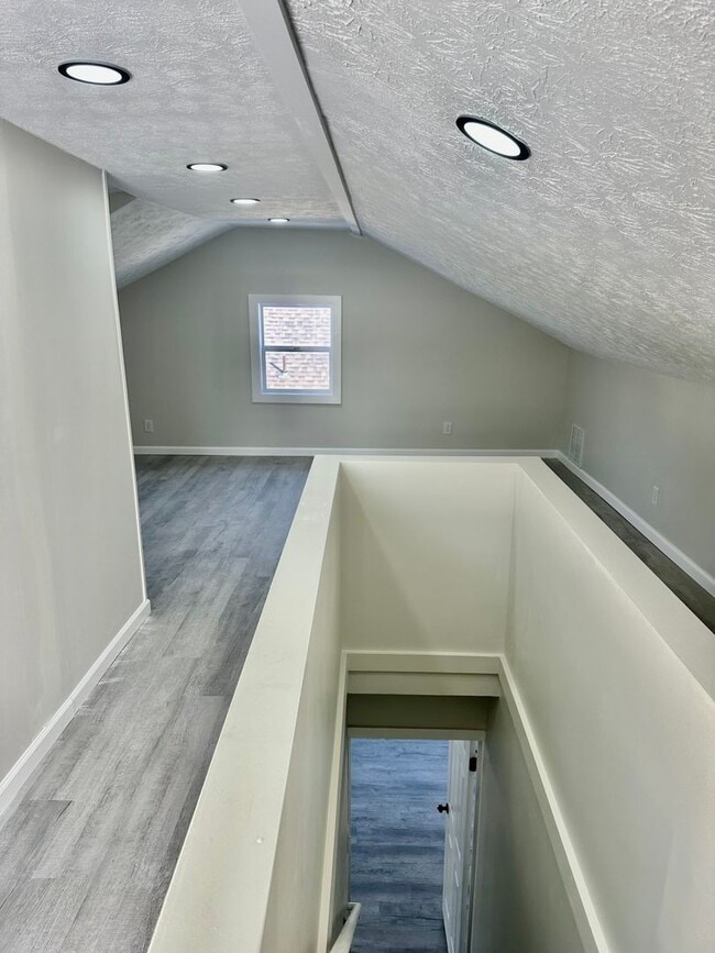 Building Photo - Charming Completely Remodeled Home!