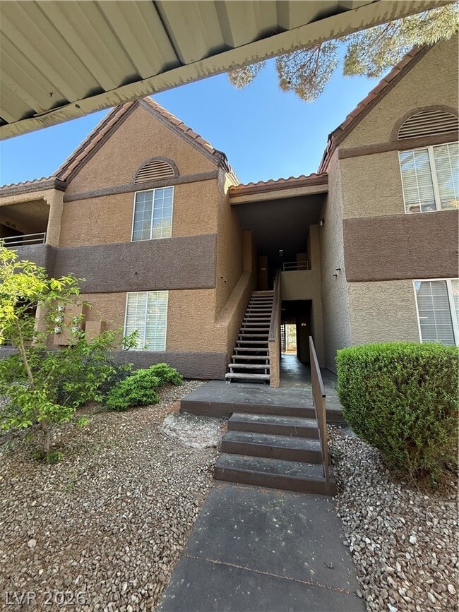 Building Photo - 2200 S Fort Apache Rd