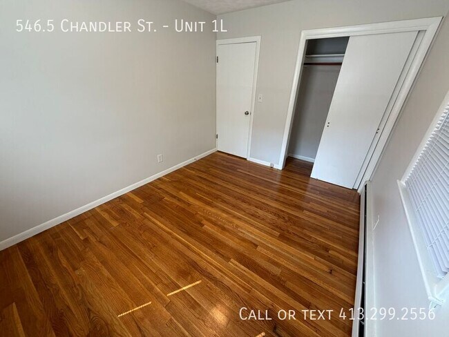 Building Photo - 546.5 Chandler St