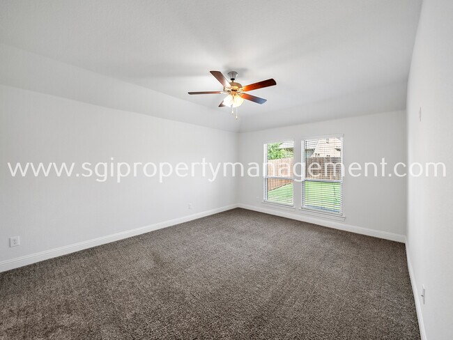 Building Photo - 10928 Brownwood Pl