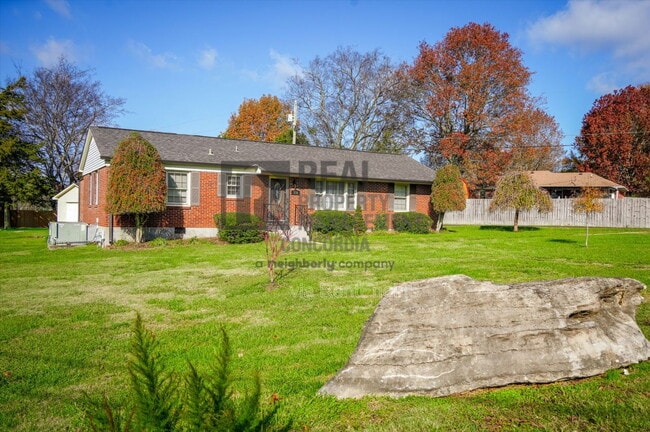 Building Photo - 550 Scenic Dr