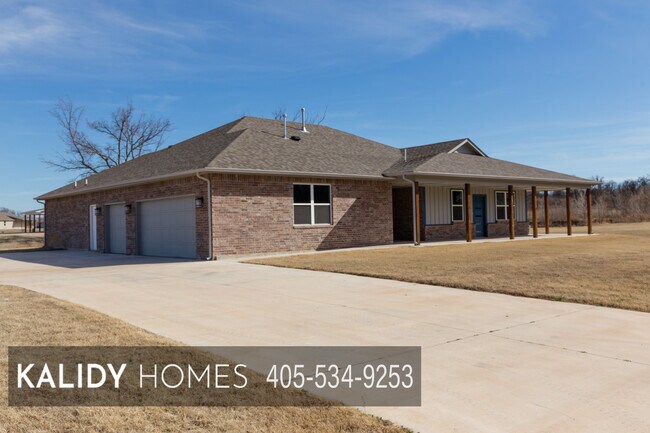 Building Photo - 306 Kirks Holw