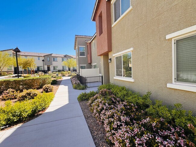 Building Photo - Semi-Furnished 3-bedroom, 2.5-bath townhouse For Rent