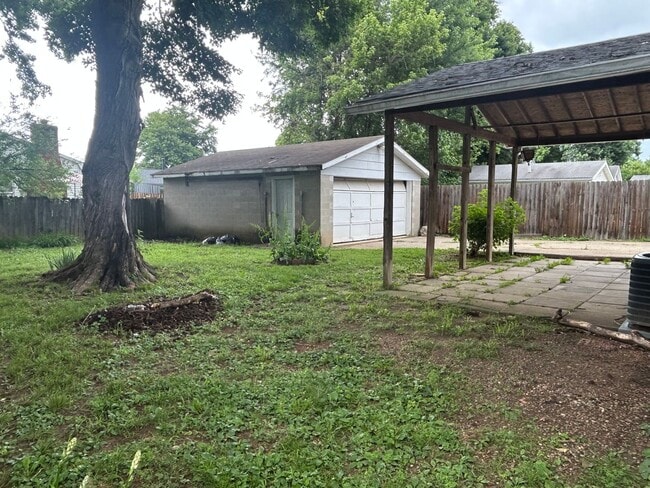 Building Photo - Fabulous 3 bedroom Ranch