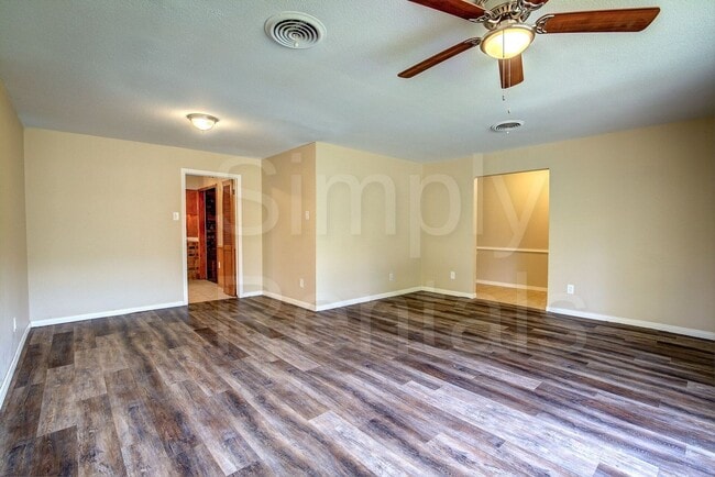 Building Photo - 6426 Chapman Dr