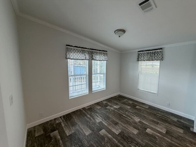 Building Photo - 79 5th St W