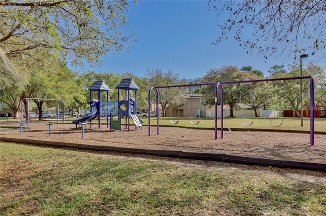 Building Photo - 2115 Heathwood Cir
