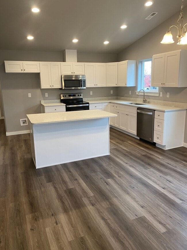 Building Photo - 3 Bedroom 2 Bath Home for Rent!!!