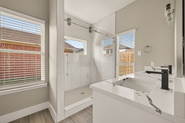 Building Photo - 6619 Misty Dale Dr