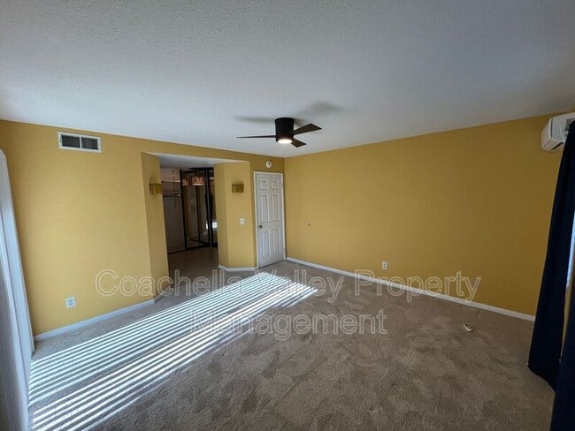 Building Photo - 39095 Sweetwater Dr